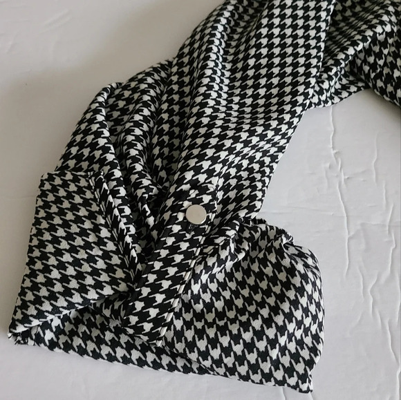 Apt.9 blouse sz.XL Black/White Houndstooth print polyester - Picture 8 of 11